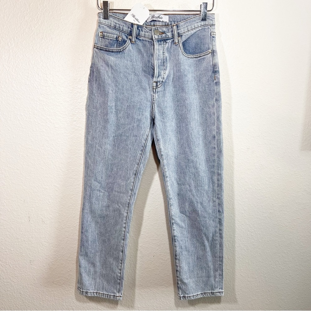 High Rise Straight Leg Jeans Light Wash Vintage Style Denim NWT 6 - Picture 2 of 11